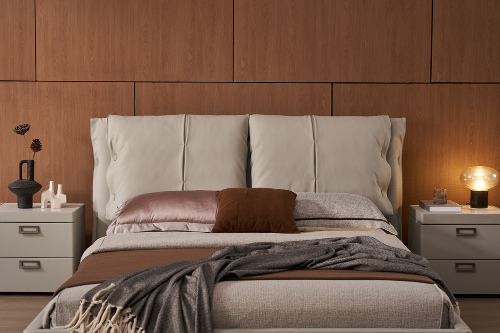 Tracy Smoke Upholstered Leather Bed - Image 2